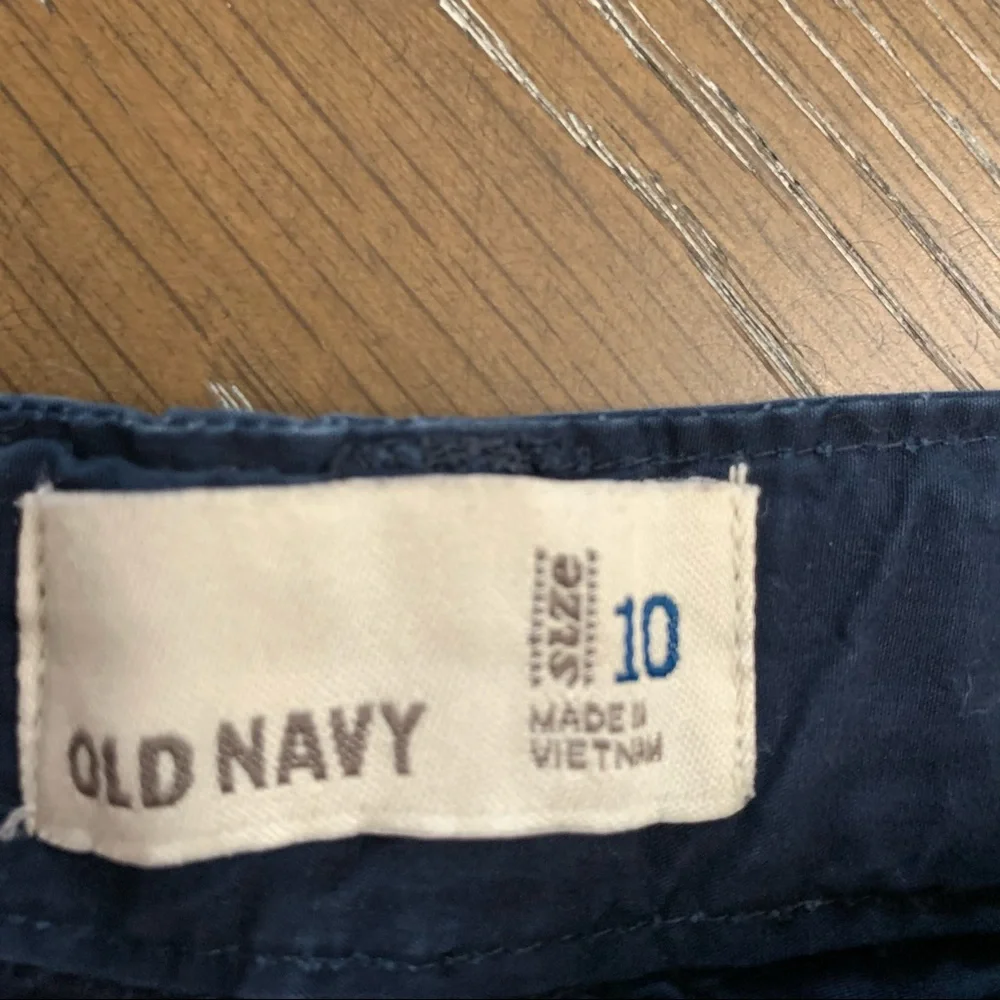 Old Navy 3” navy cotton shorts Size 10